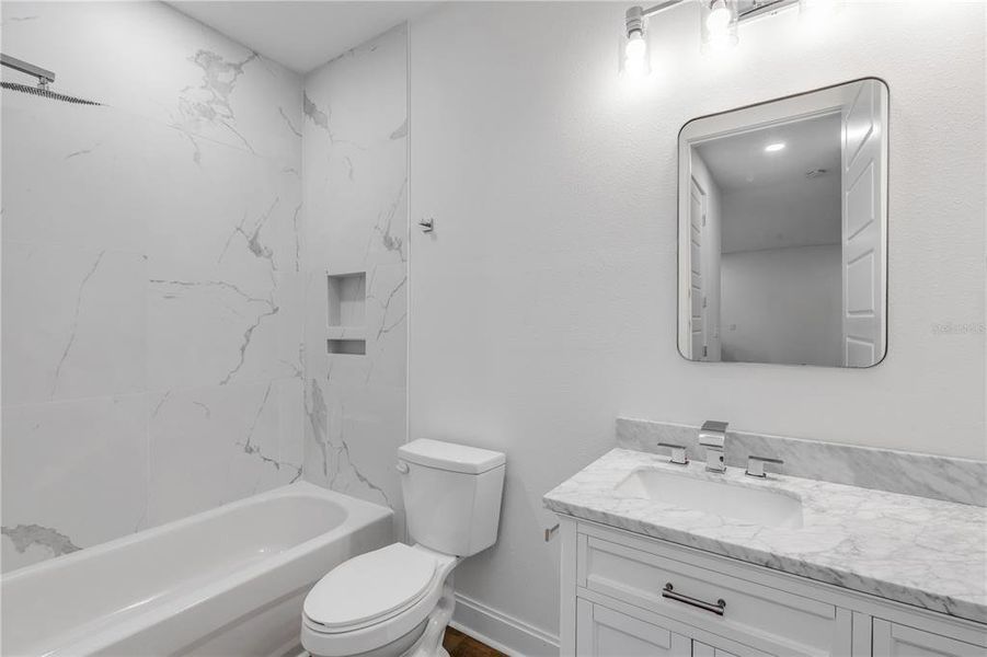 Furnished interior view inside a new home in , Edgewater (Image 7).