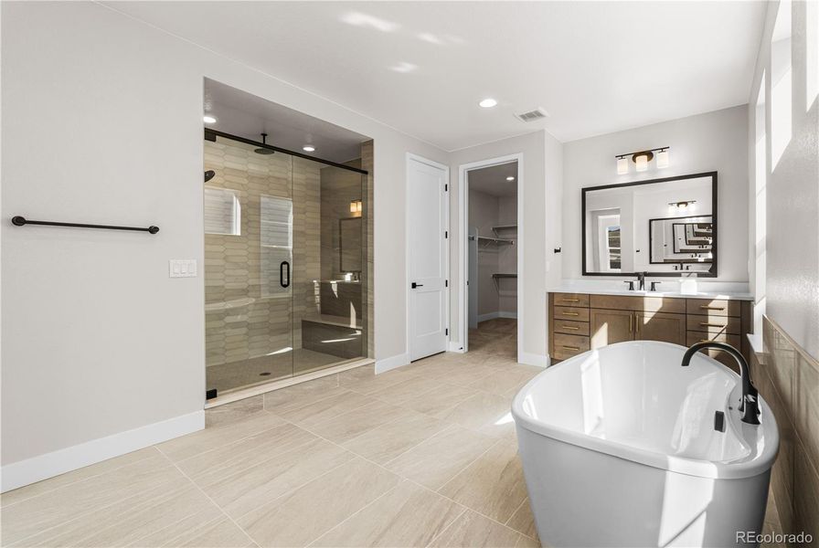 Spacious, unfurnished interior of a new home in Luxe at The Canyons, Castle Pines (Image 48).