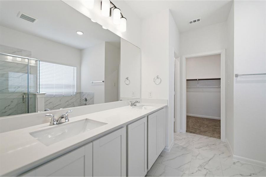 Furnished interior view inside a new home in Saddlebrook Estates, Waxahachie (Image 6). Furnished interior view inside a new home in Saddlebrook Estates, Waxahachie (Image 6).