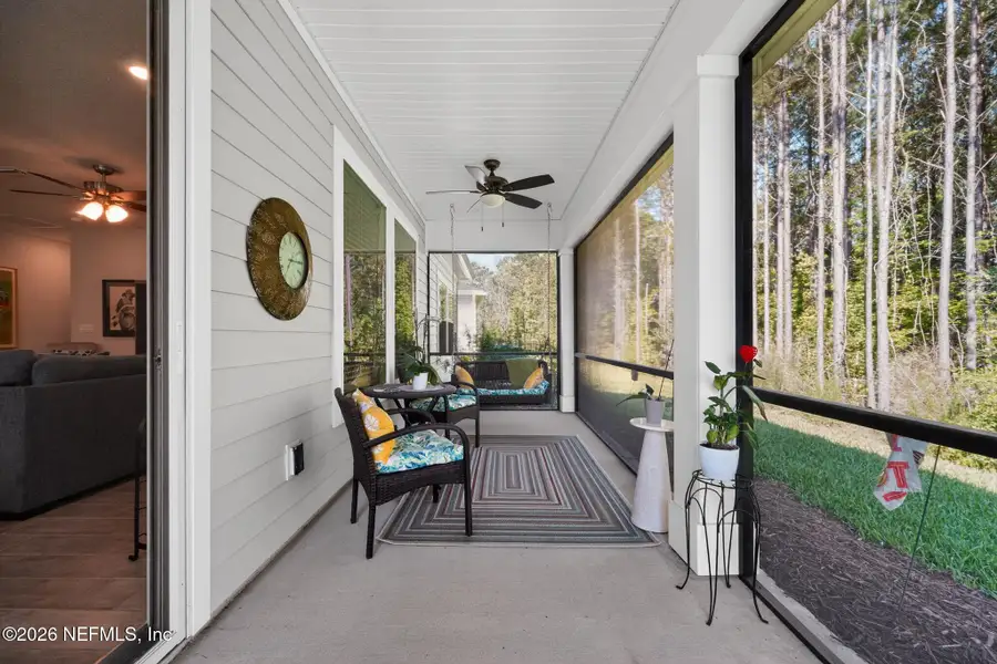 Exterior details and patio area of a home in , Yulee (Image 4).