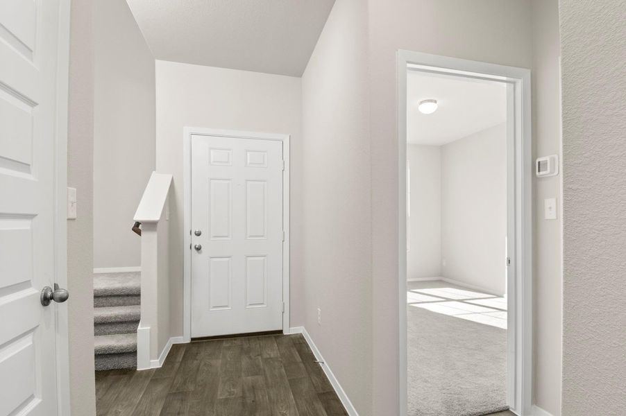 Spacious, unfurnished interior of a new home in Harvest Ridge, Elgin (Image 18).