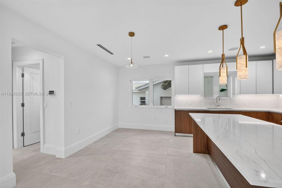 Spacious, unfurnished interior of a new home in , Lake Worth (Image 23).