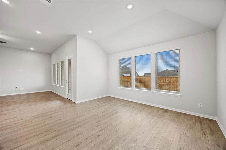 10-web-or-mls-1422-red-clover-ave