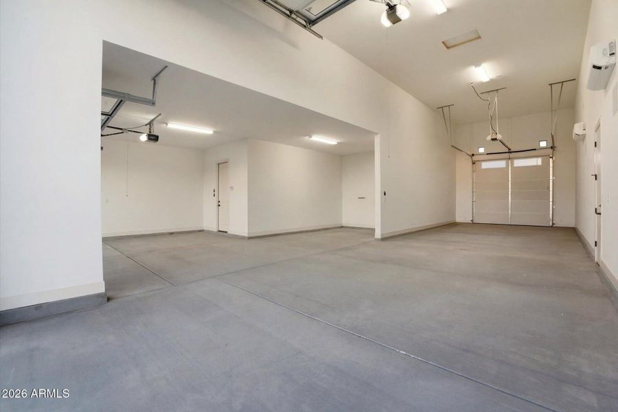 Garage Lovers Dream!