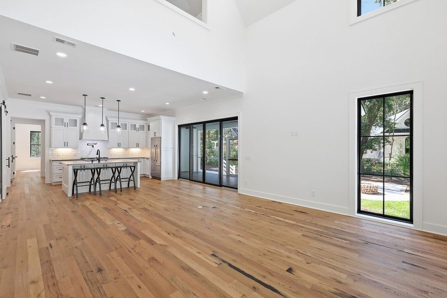 Spacious, unfurnished interior of a new home in , Seabrook (Image 62).