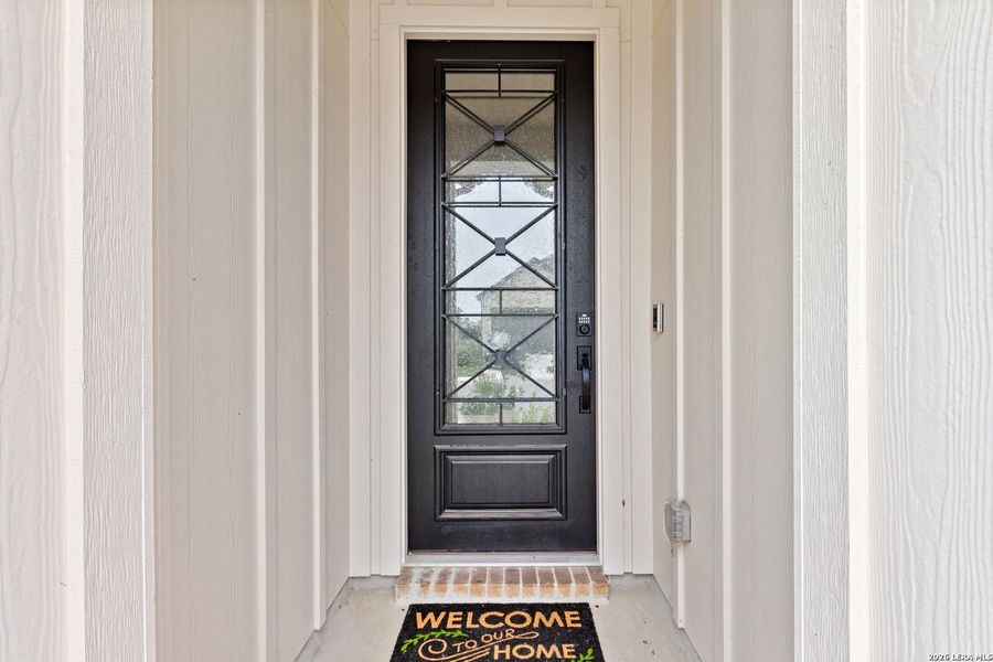 Exterior details and patio area of a home in , Kyle (Image 3).