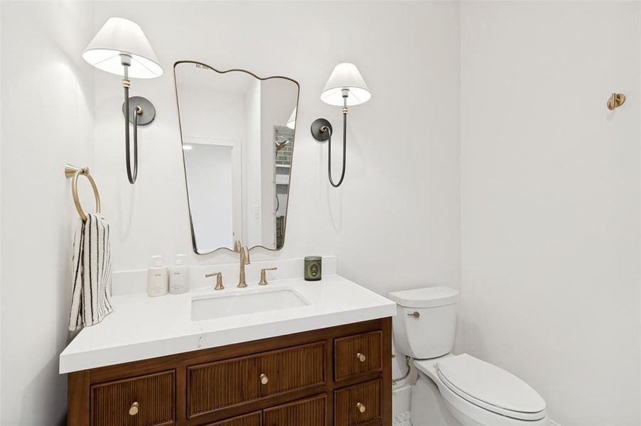 Furnished interior view inside a new home in , Richardson (Image 33).
