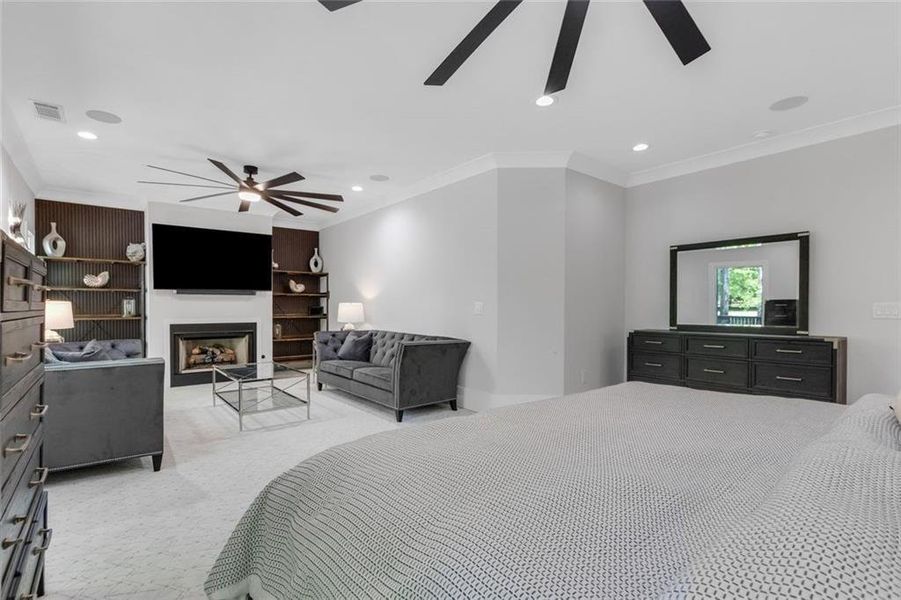 Furnished interior view inside a new home in , Roswell (Image 75).