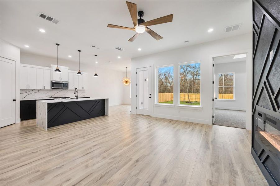 Spacious, unfurnished interior of a new home in , Dallas (Image 23).