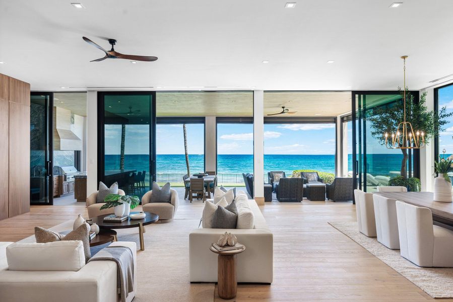 Casual Dining & Family Room