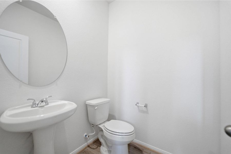 Furnished interior view inside a new home in Pearlbrook, Texas City (Image 3).