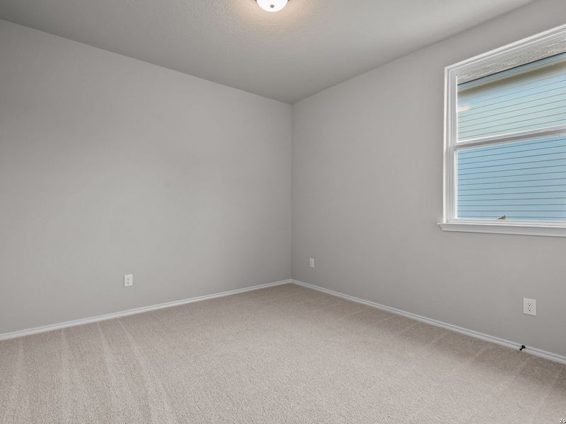 Spacious, unfurnished interior of a new home in Royal Crest, San Antonio (Image 33).