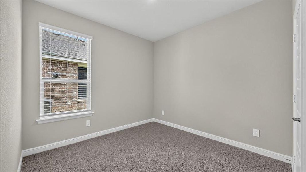 Spacious, unfurnished interior of a new home in Trails of Elizabeth Creek, Fort Worth (Image 25).