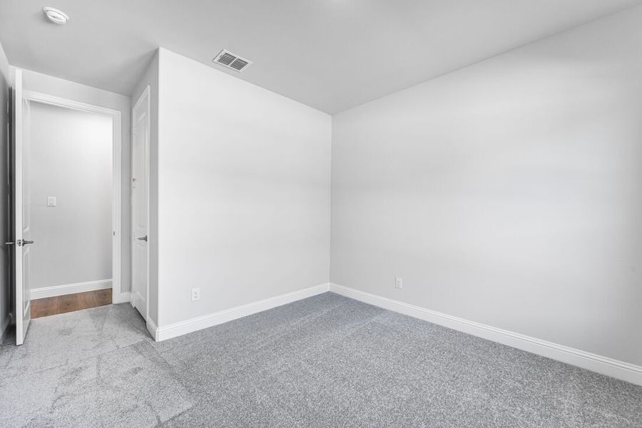 Spacious, unfurnished interior of a new home in South Oak 50s, Oak Point (Image 20). Spacious, unfurnished interior of a new home in South Oak 50s, Oak Point (Image 20).
