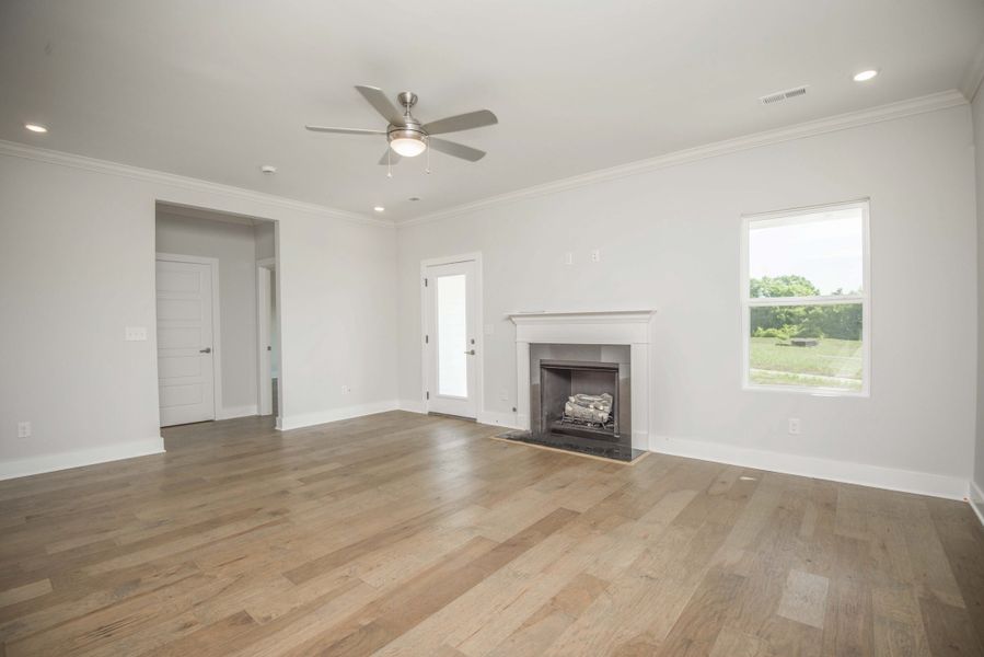 *Photo of example home. Selections and Finishes May Vary.* *Photo of example home. Selections and Finishes May Vary.*