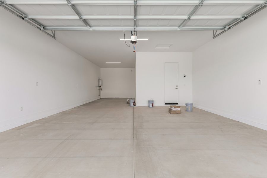 Spacious, unfurnished interior of a new home in Frontera, Surprise (Image 12). Spacious, unfurnished interior of a new home in Frontera, Surprise (Image 12).