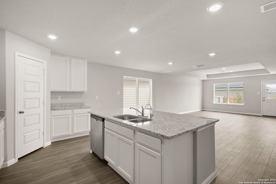 Furnished interior view inside a new home in Cinco Lakes, San Antonio (Image 8).
