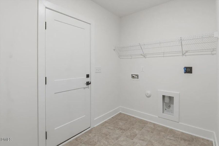 Spacious, unfurnished interior of a new home in Jackson Ridge, Pikeville (Image 15).