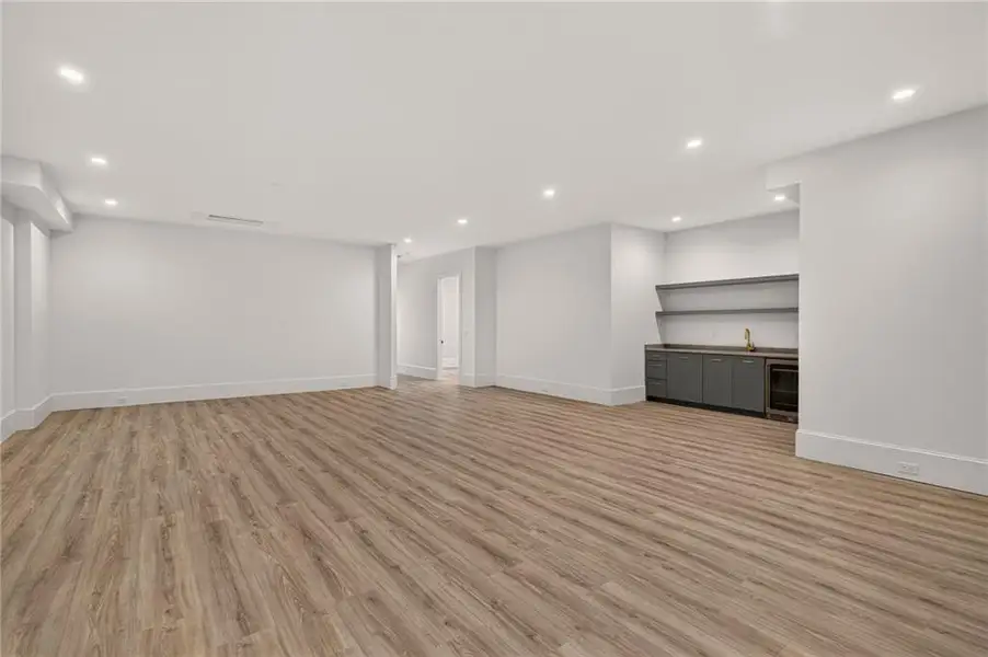 Spacious, unfurnished interior of a new home in , Atlanta (Image 48). Spacious, unfurnished interior of a new home in , Atlanta (Image 48).