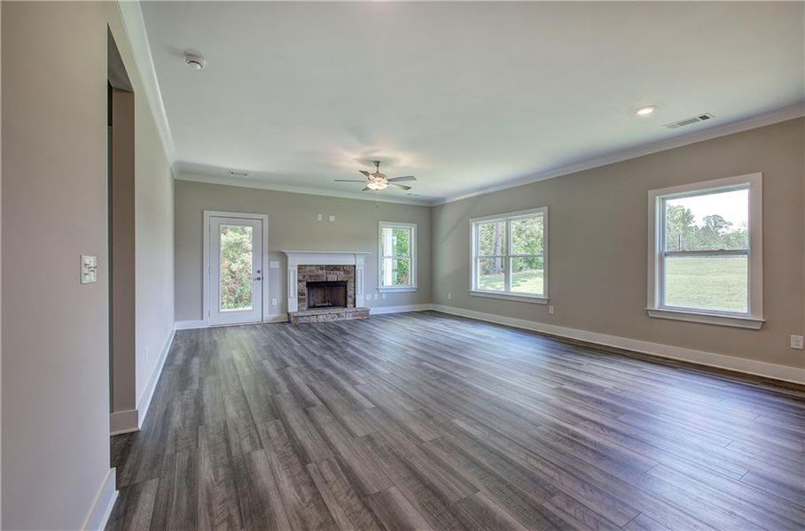 Spacious, unfurnished interior of a new home in , Cartersville (Image 15).