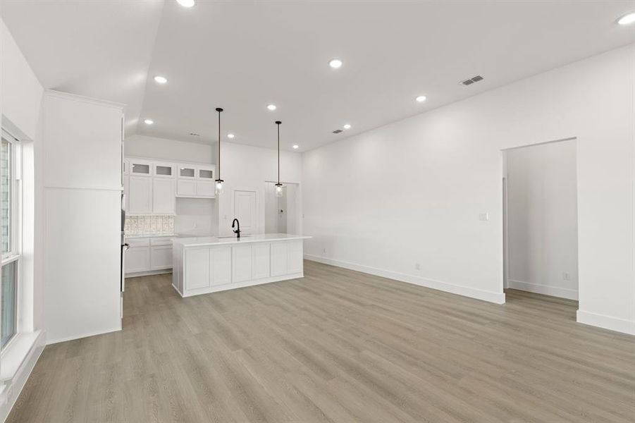 Spacious, unfurnished interior of a new home in Valencia on The Lake, Little Elm (Image 26).