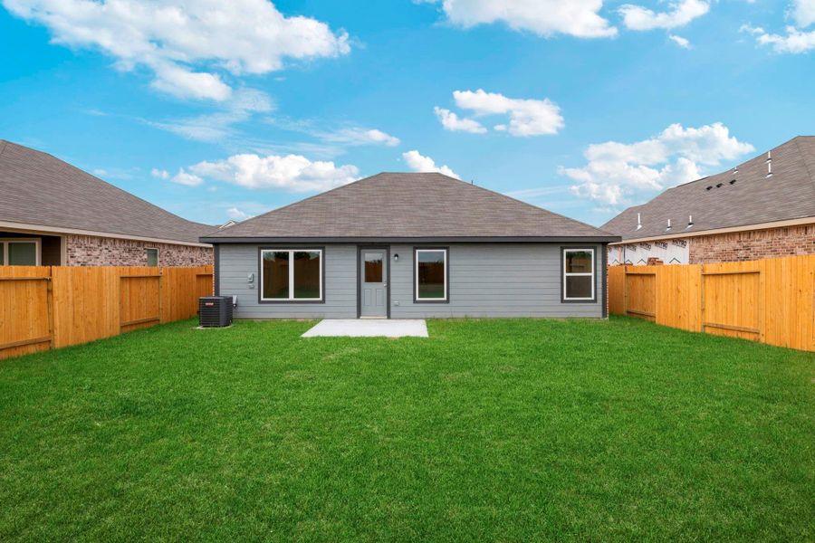 Exterior details and patio area of a home in Freeman Ranch, Katy (Image 2).
