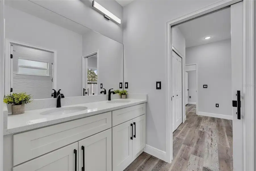 Furnished interior view inside a new home in , Kissimmee (Image 7).