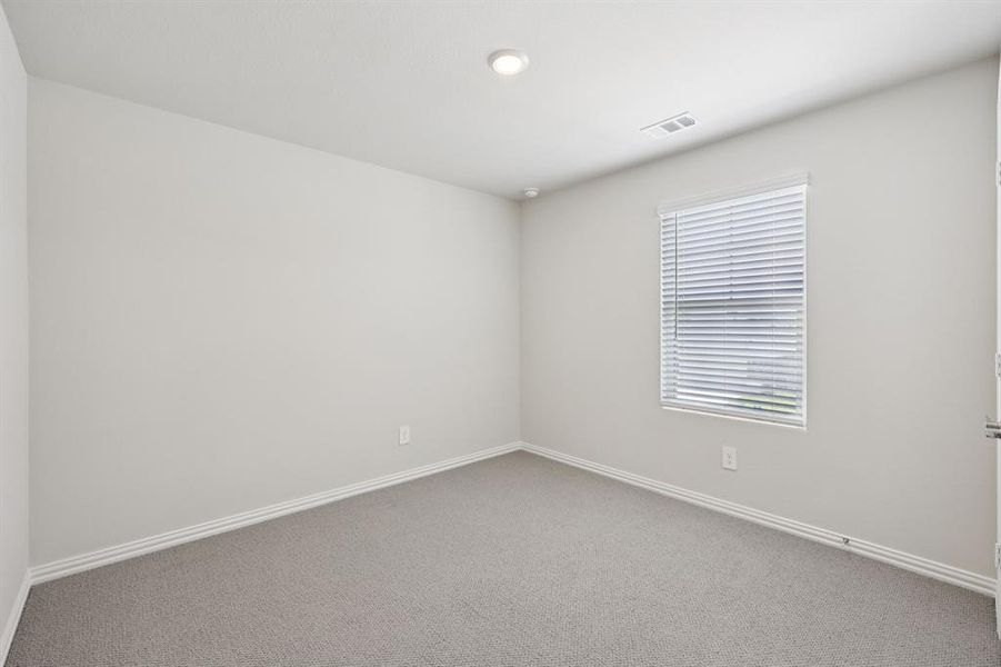 Spacious, unfurnished interior of a new home in Westmoor, Sherman (Image 30).