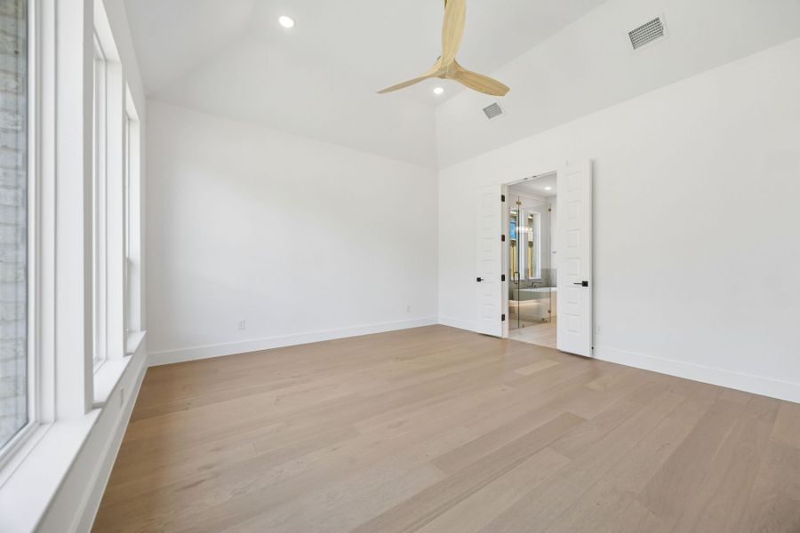 Spacious, unfurnished interior of a new home in StarView, Prosper (Image 39).