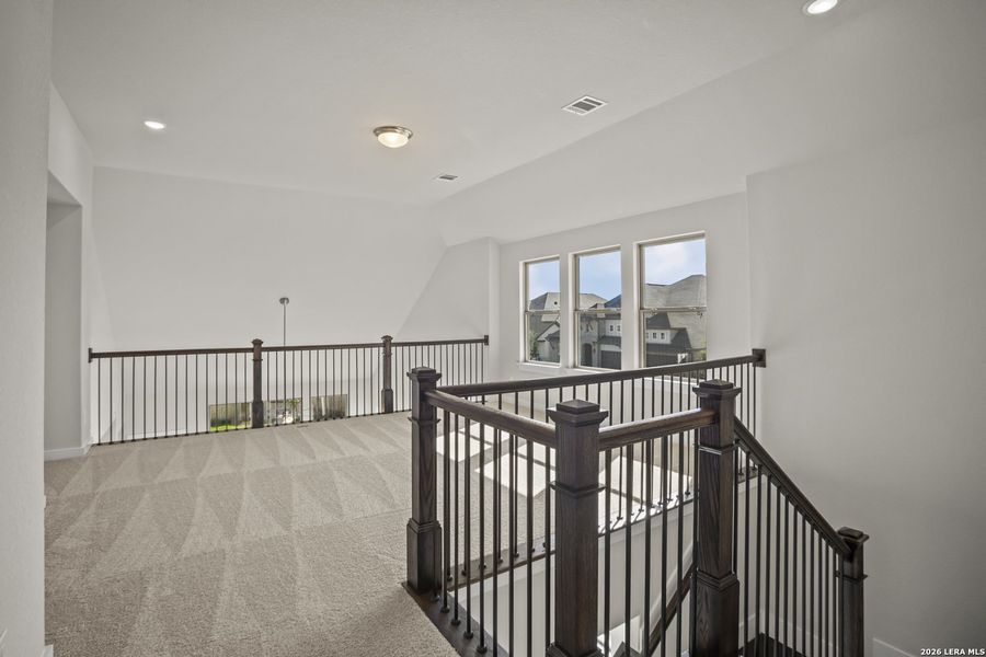 Spacious, unfurnished interior of a new home in Stillwater Ranch, San Antonio (Image 39).