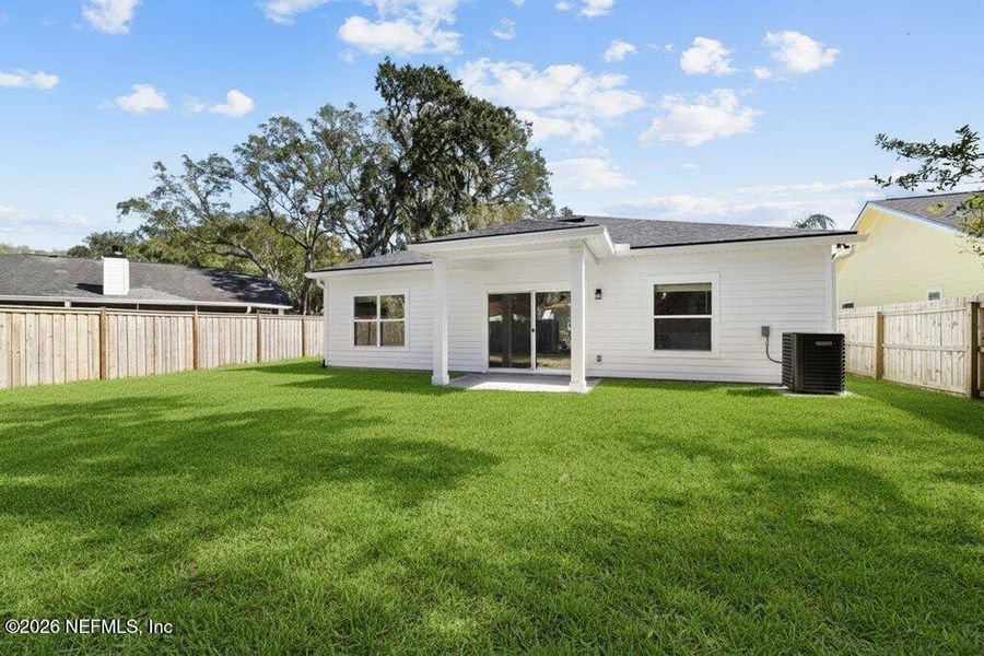 Exterior details and patio area of a home in , Jacksonville (Image 4).