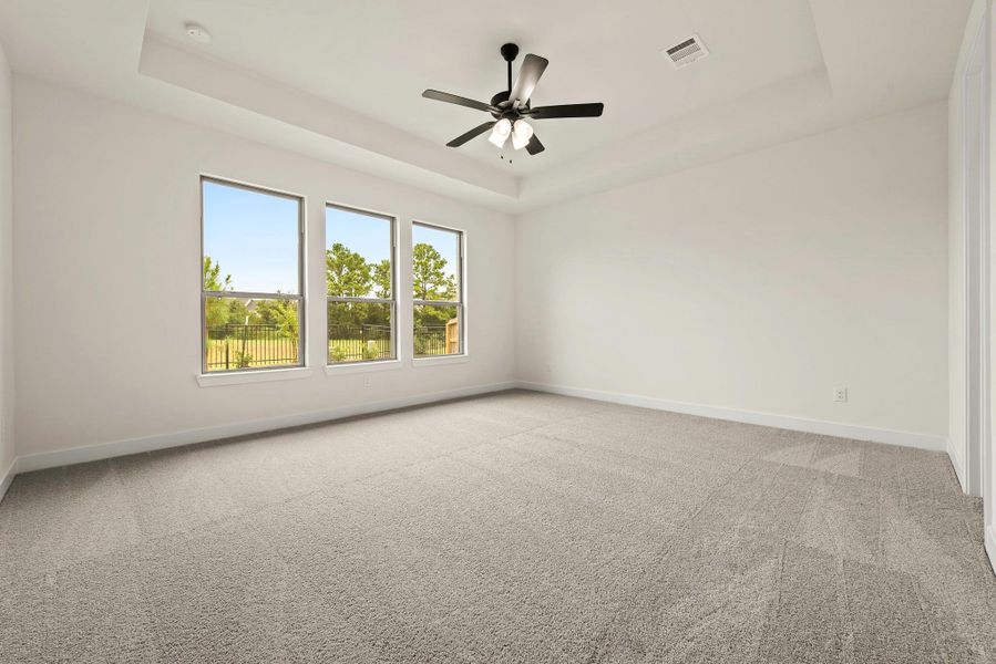 Spacious, unfurnished interior of a new home in The Groves, Humble (Image 13).