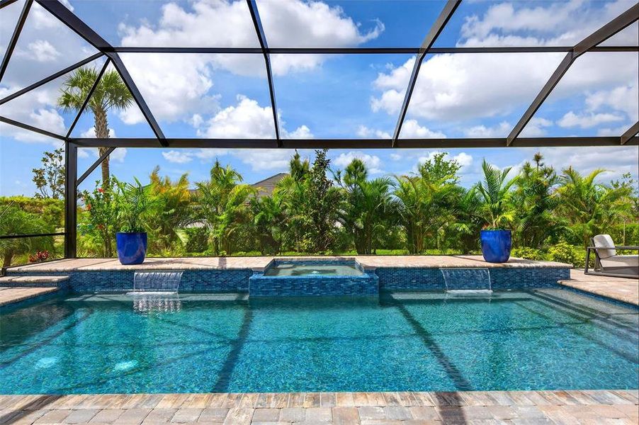 Exterior details and patio area of a home in , Venice (Image 33).