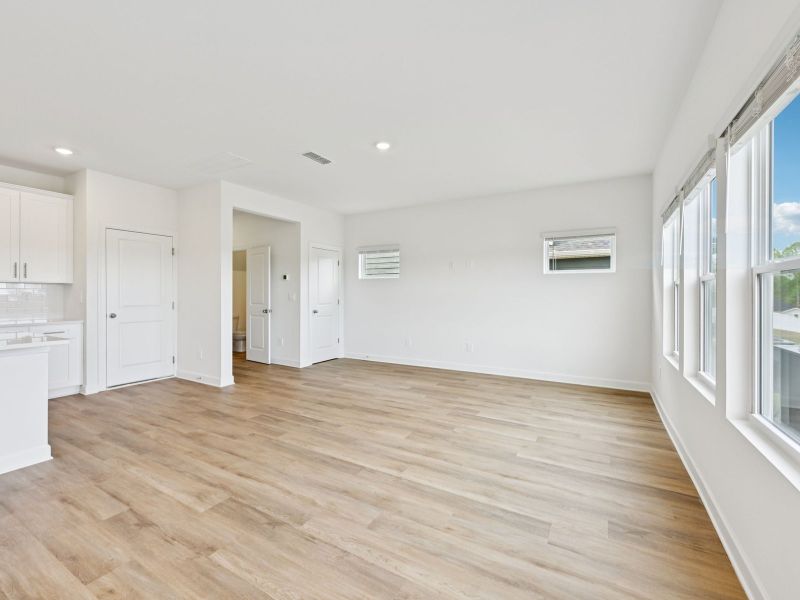 Spacious, unfurnished interior of a new home in Buffalo Ridge, Newton (Image 9). Spacious, unfurnished interior of a new home in Buffalo Ridge, Newton (Image 9).