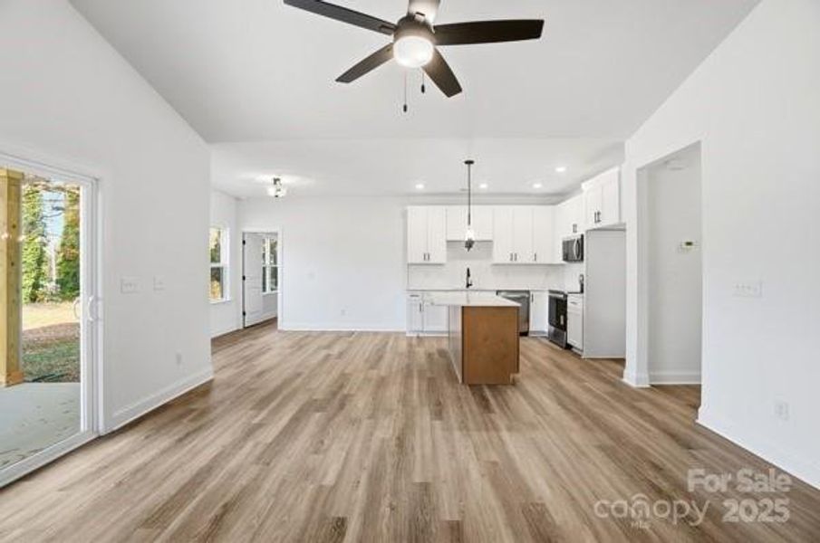 Spacious, unfurnished interior of a new home in , Cherryville (Image 10).