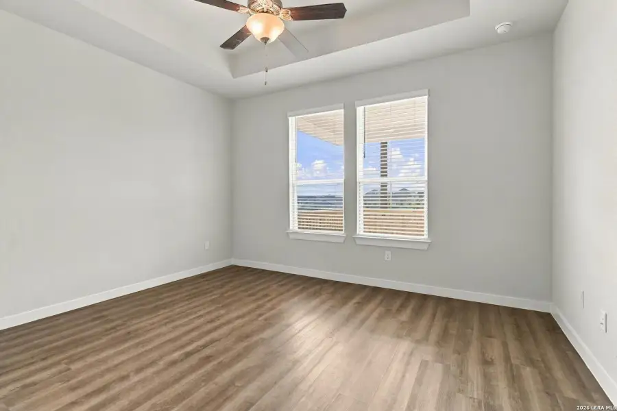Spacious, unfurnished interior of a new home in Hunters Ranch, San Antonio (Image 15).