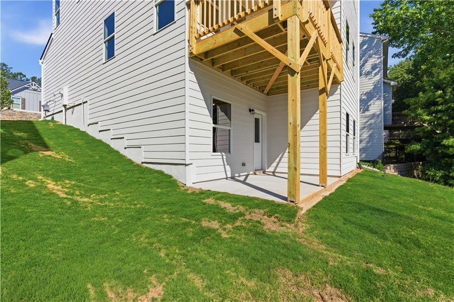 Exterior details and patio area of a home in The View at Groover’s Lake, Lithia Springs (Image 3).