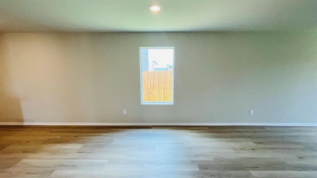 Spacious, unfurnished interior of a new home in Sunnycreek, Fort Worth (Image 14).