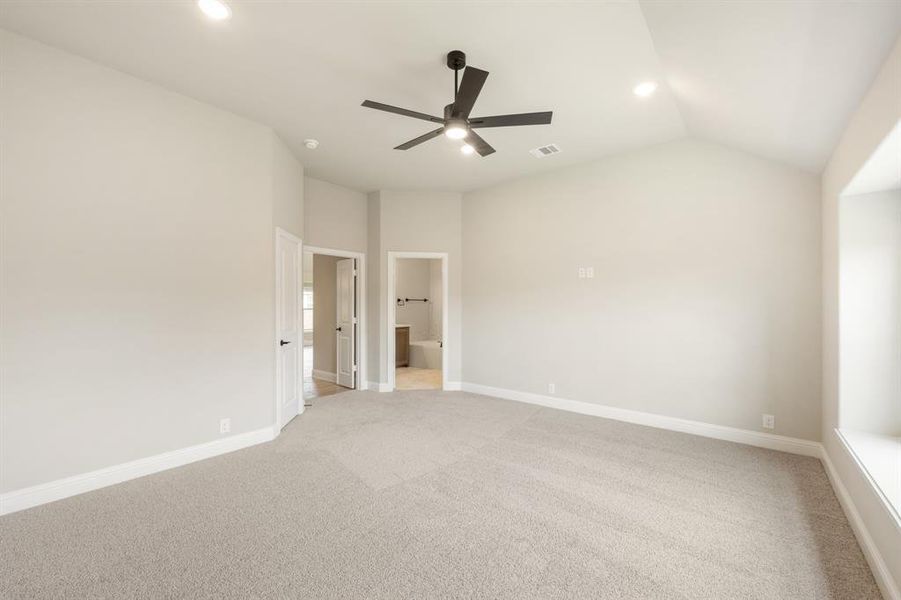 Spacious, unfurnished interior of a new home in Heartland Classic 60, Crandall (Image 18).