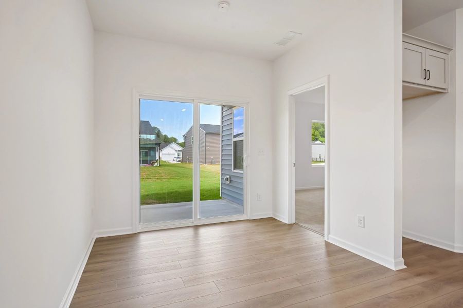 Representative images and renderings are for illustrative purposes. Actual structural options and design finishes of home may vary
