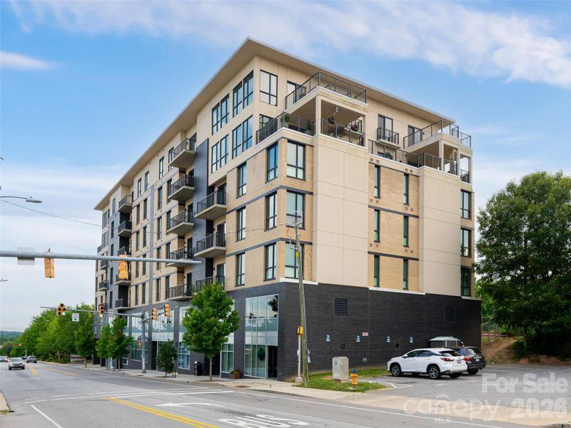 Condo located in Asheville, NC showcasing its design and architecture (Image 32). Condo located in Asheville, NC showcasing its design and architecture (Image 32).