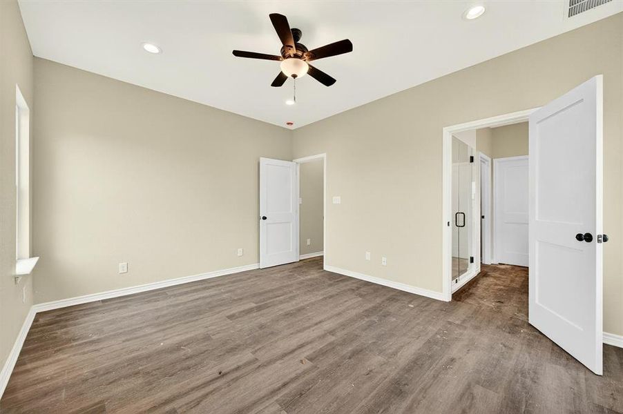 Spacious, unfurnished interior of a new home in , Callisburg (Image 10).
