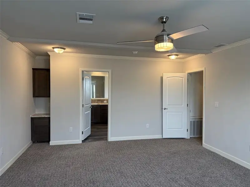 Spacious, unfurnished interior of a new home in , Joshua (Image 19).