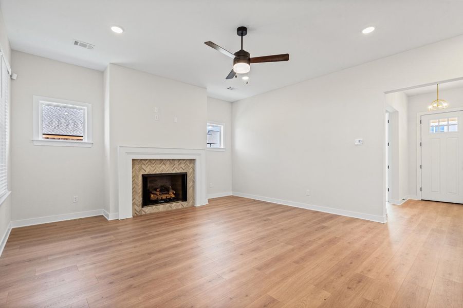 Spacious, unfurnished interior of a new home in Lockwood, Collierville (Image 17).