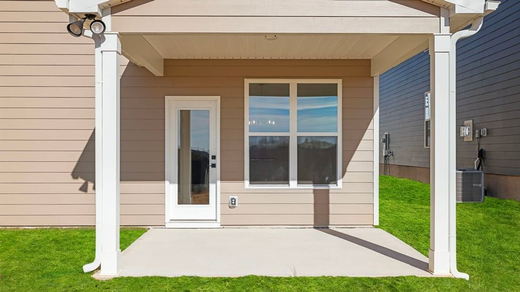 Exterior details and patio area of a home in Adams Glen, Mauldin (Image 20).