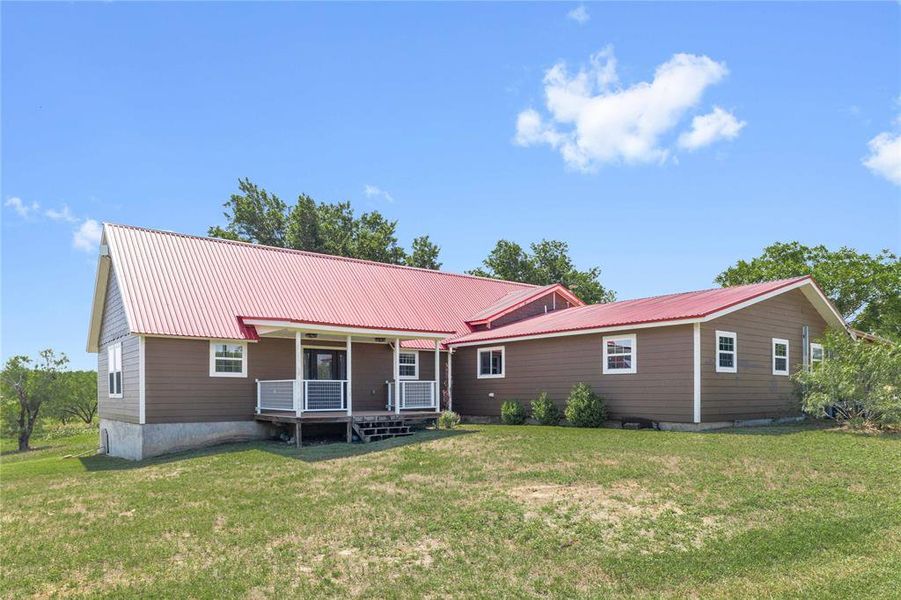 Exterior details and patio area of a home in , Coleman (Image 18).