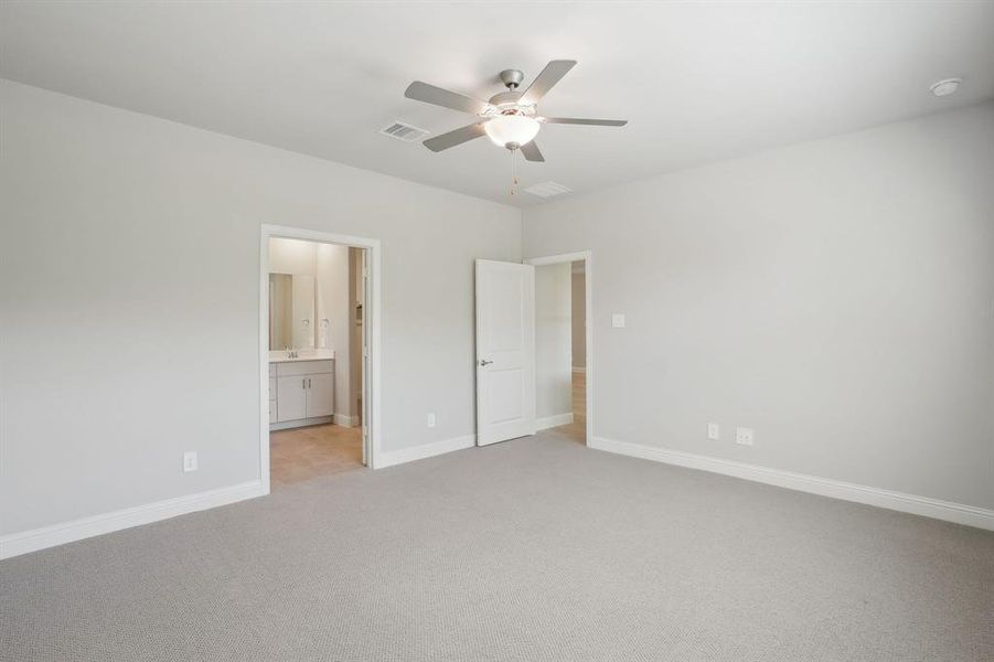 Photo is not of the actual home, but is an inspirational photo of builder’s model home and may depict options, furnishings, and/or decorator features that are not included. Photo is not of the actual home, but is an inspirational photo of builder’s model home and may depict options, furnishings, and/or decorator features that are not included.