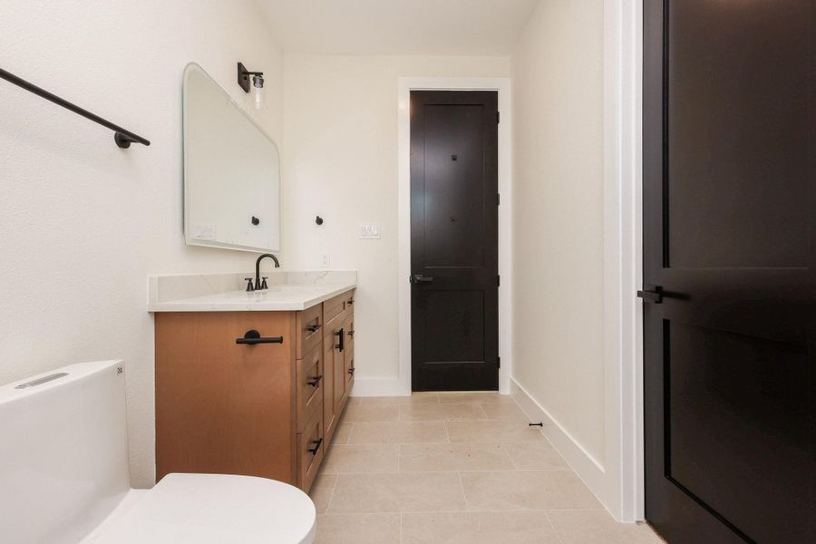 Furnished interior view inside a new home in , Tomball (Image 5).