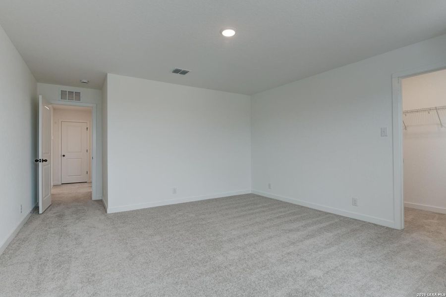 Spacious, unfurnished interior of a new home in Nopal Valley, San Antonio (Image 19). Spacious, unfurnished interior of a new home in Nopal Valley, San Antonio (Image 19).