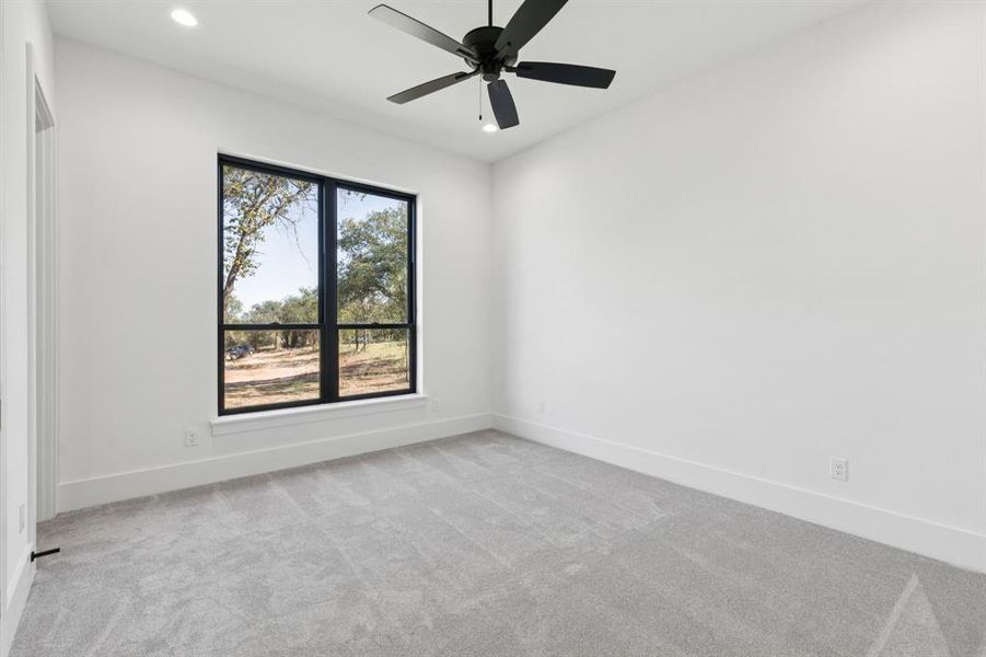 Spacious, unfurnished interior of a new home in , Weatherford (Image 17).